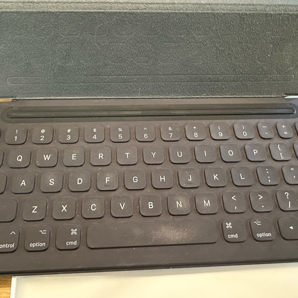 Apple Smart Keyboard - Picture 3 of 7